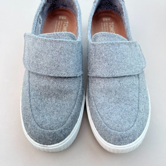 SOLD | TOMS Altair Slip on Shoes - Size 6.5 - Picture 3 of 12